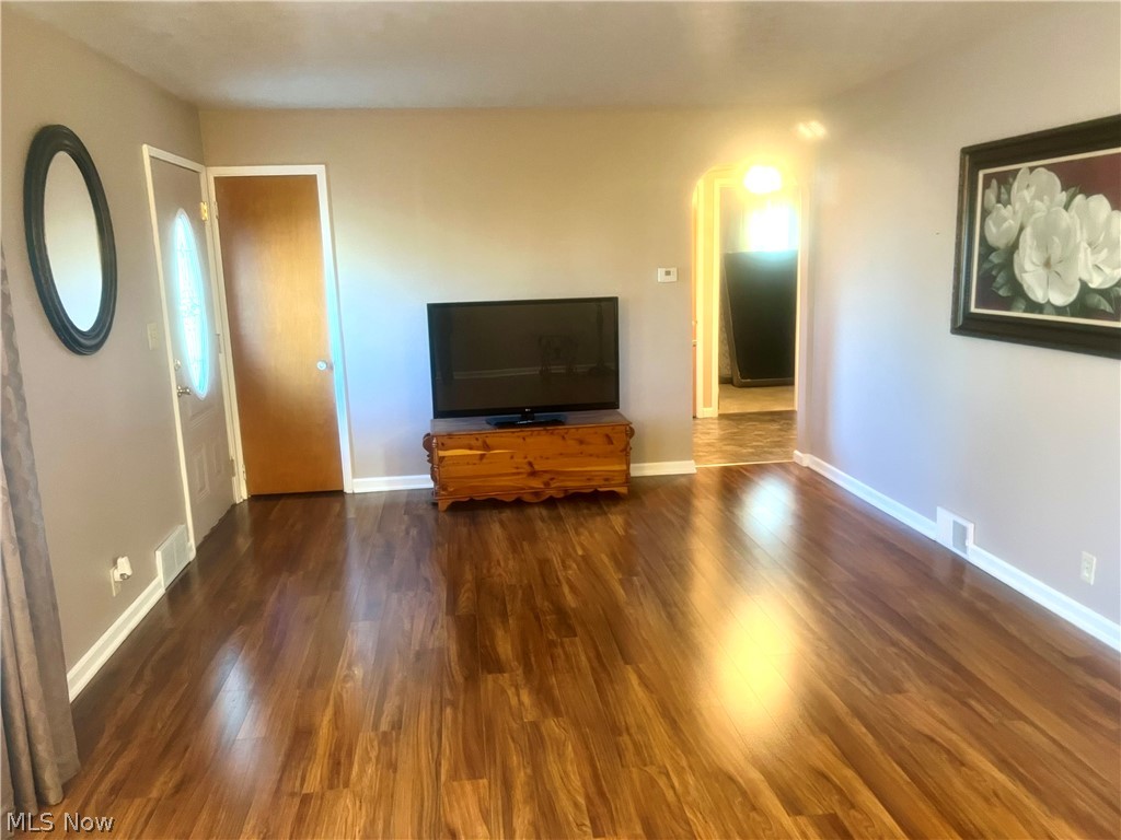5769 Emerson Avenue NW Champion OH 44483