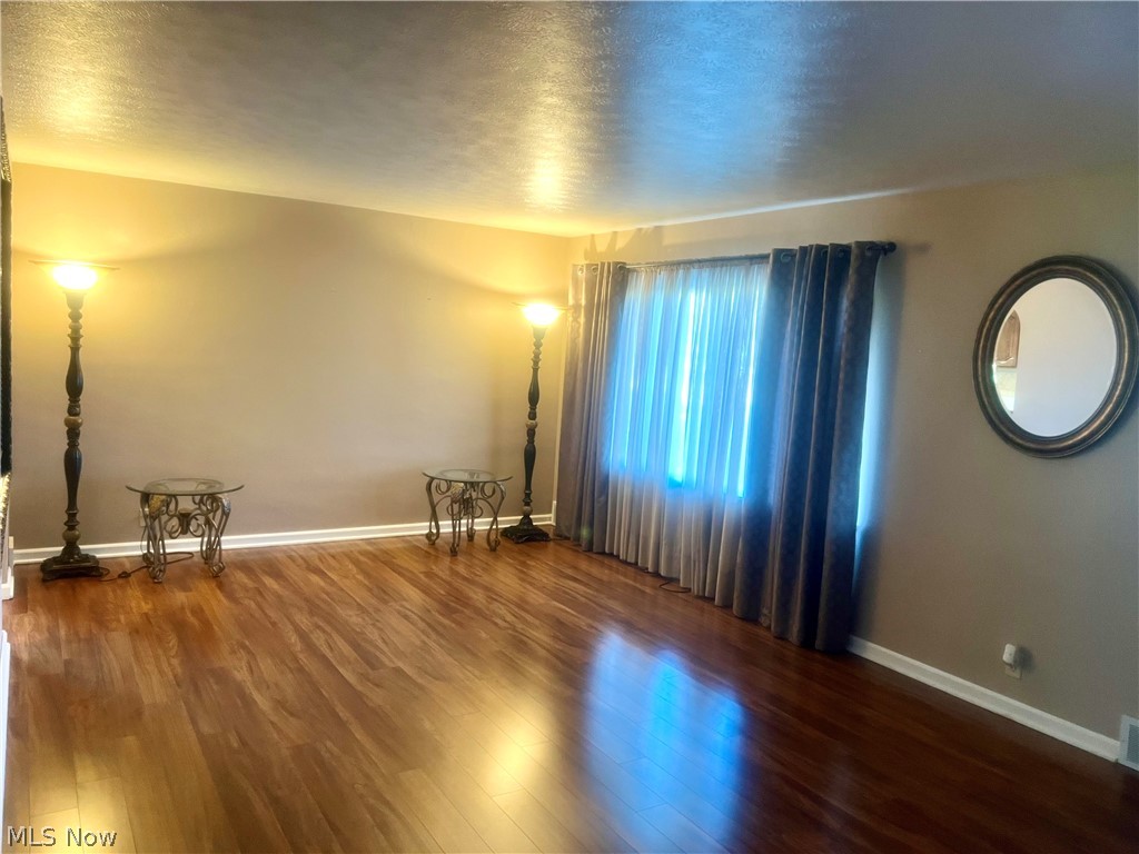 5769 Emerson Avenue NW Champion OH 44483