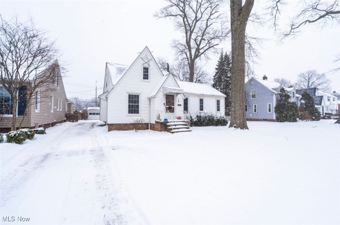 14604 Roxboro Avenue Cleveland OH 44111