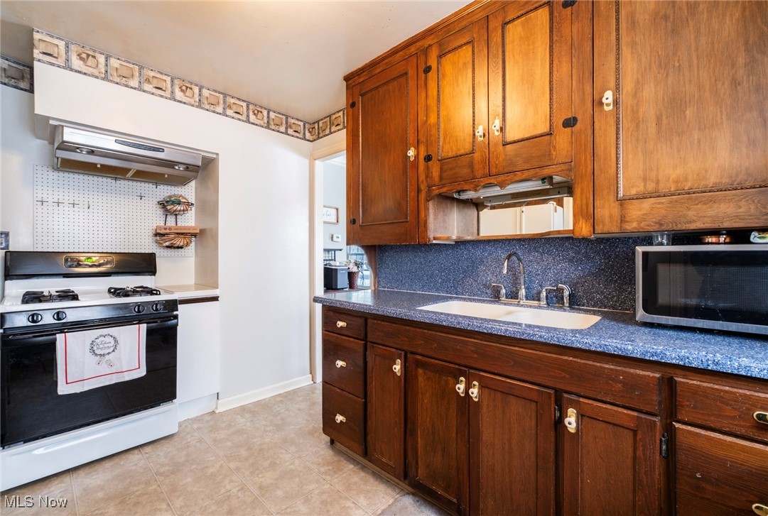14604 Roxboro Avenue Cleveland OH 44111