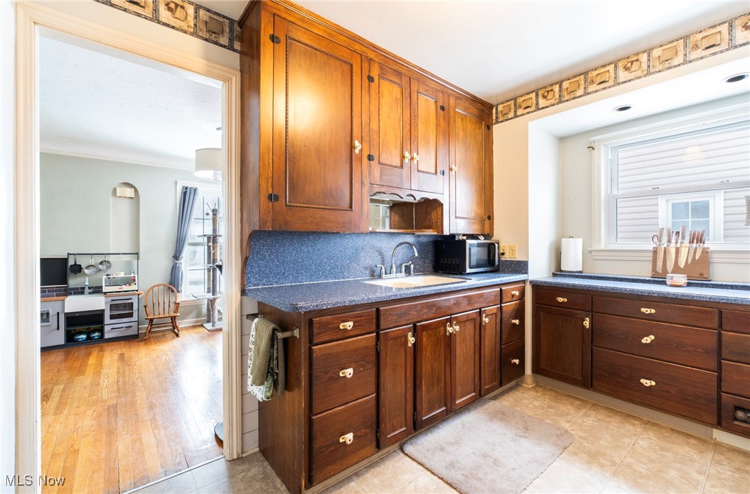 14604 Roxboro Avenue Cleveland OH 44111
