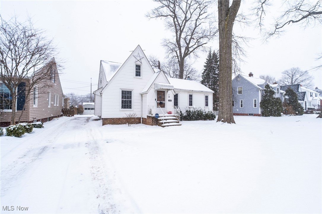 14604 Roxboro Avenue Cleveland OH 44111