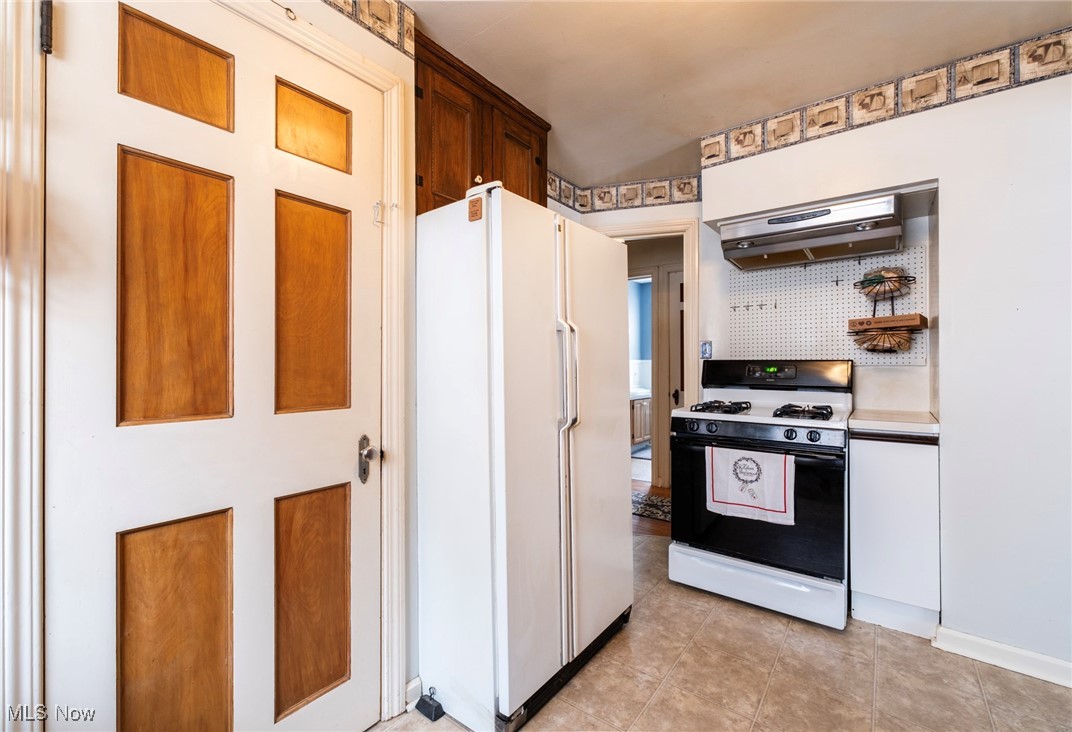 14604 Roxboro Avenue Cleveland OH 44111