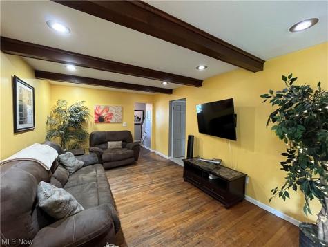 274 Dorchester Road Akron OH 44313