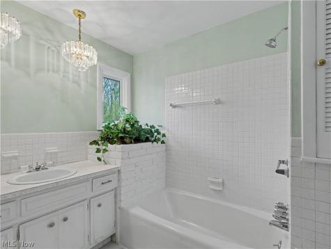 7823 Oakhurst Circle Brecksville OH 44141