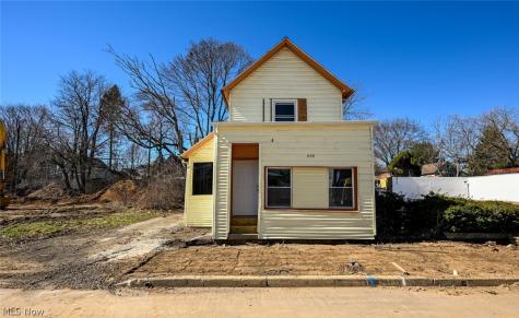 868 N Main Street Akron OH 44310