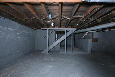 868 N Main Street Akron OH 44310