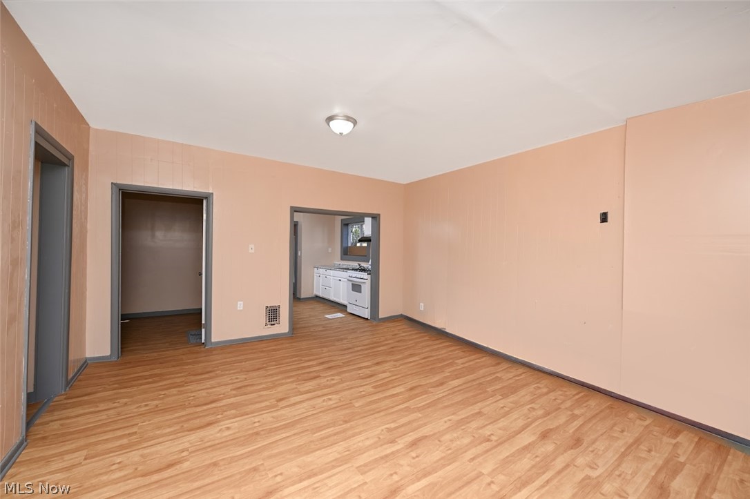 868 N Main Street Akron OH 44310