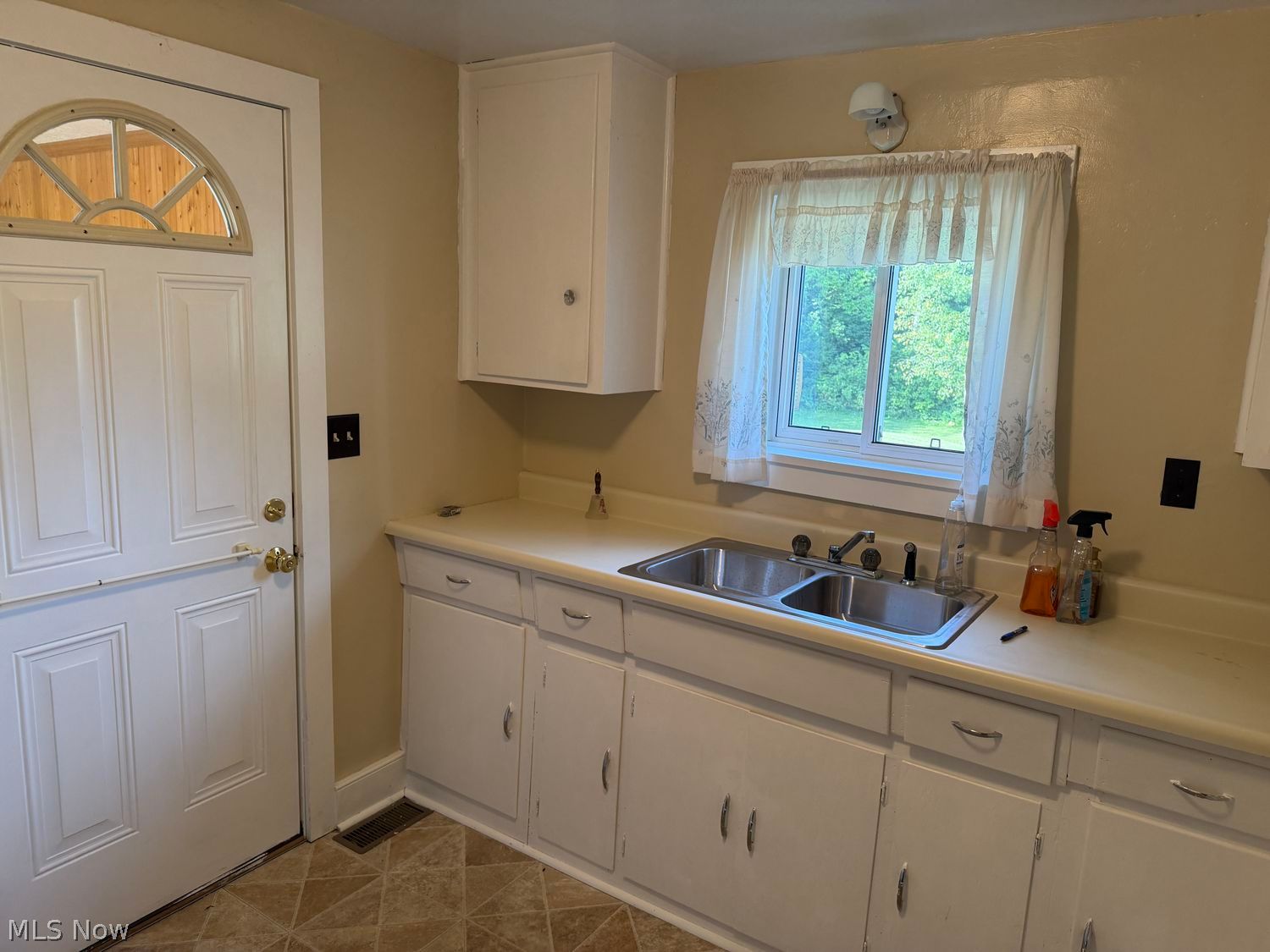 201 W 15th Street Dover OH 44622