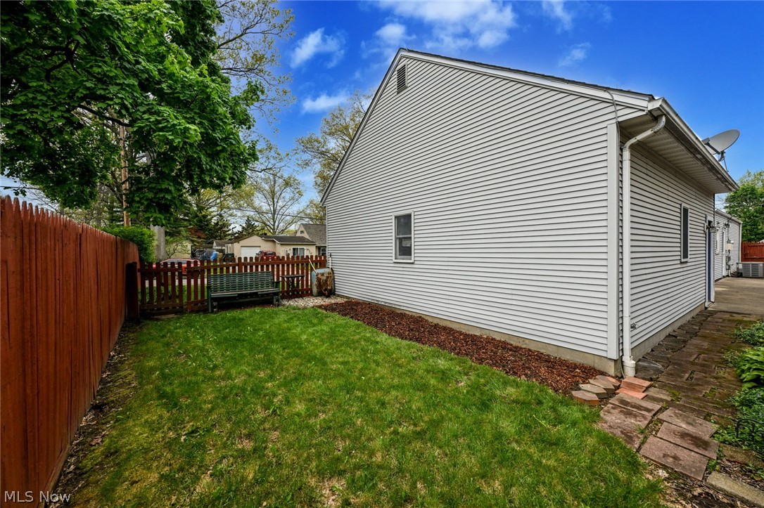 2839 Elmwood Street Cuyahoga Falls OH 44221
