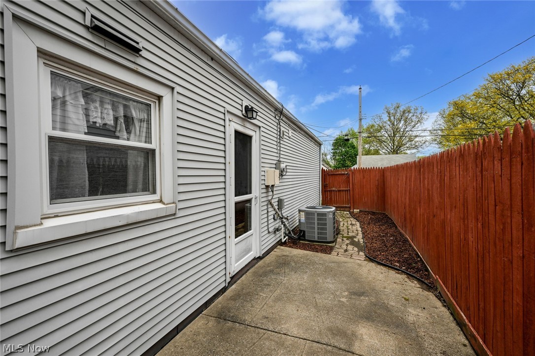 2839 Elmwood Street Cuyahoga Falls OH 44221