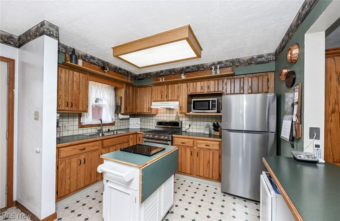 2839 Elmwood Street Cuyahoga Falls OH 44221