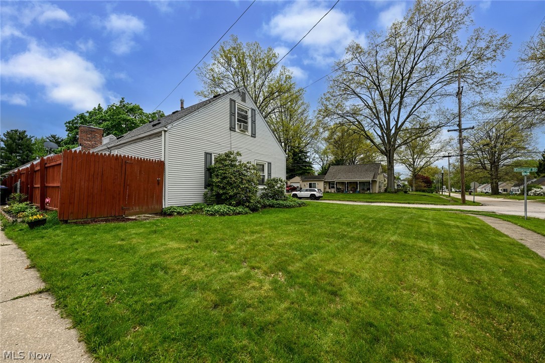 2839 Elmwood Street Cuyahoga Falls OH 44221