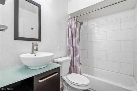 8985 Big Creek Parkway Strongsville OH 44149