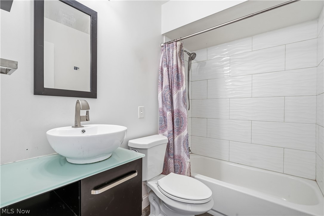 8985 Big Creek Parkway Strongsville OH 44149