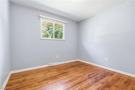 8985 Big Creek Parkway Strongsville OH 44149