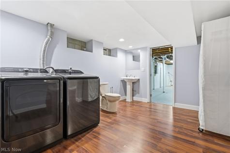 8985 Big Creek Parkway Strongsville OH 44149