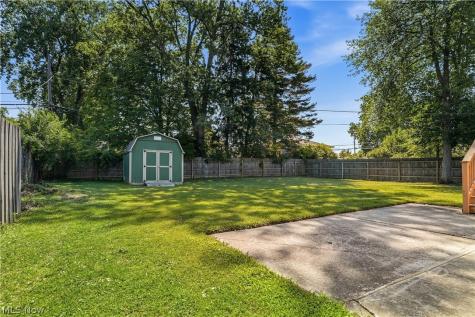 8985 Big Creek Parkway Strongsville OH 44149