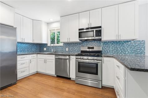 8985 Big Creek Parkway Strongsville OH 44149