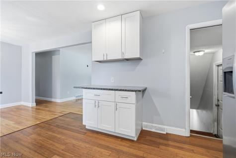 8985 Big Creek Parkway Strongsville OH 44149