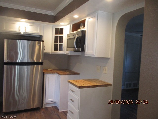 3755 Highland Road Cleveland OH 44111