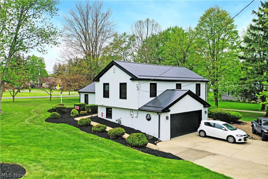 8093 S Park Drive Garrettsville OH 44231
