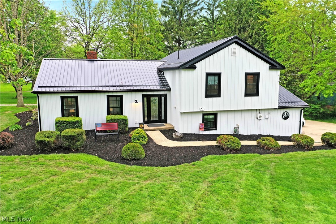 8093 S Park Drive Garrettsville OH 44231