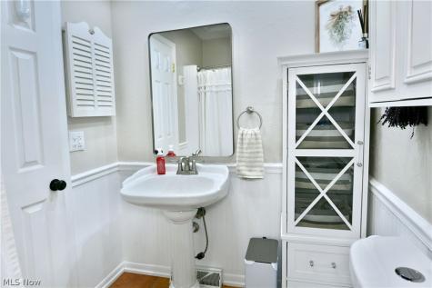 8093 S Park Drive Garrettsville OH 44231