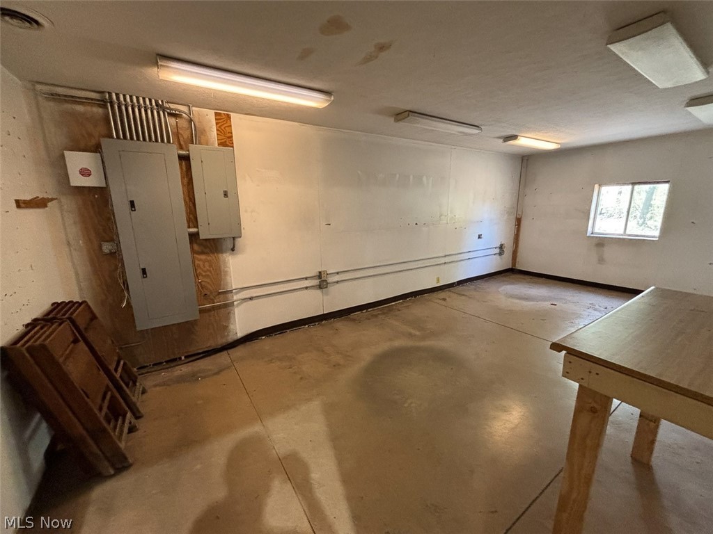 6060 Dalton Fox Lake Road North Lawrence OH 44666