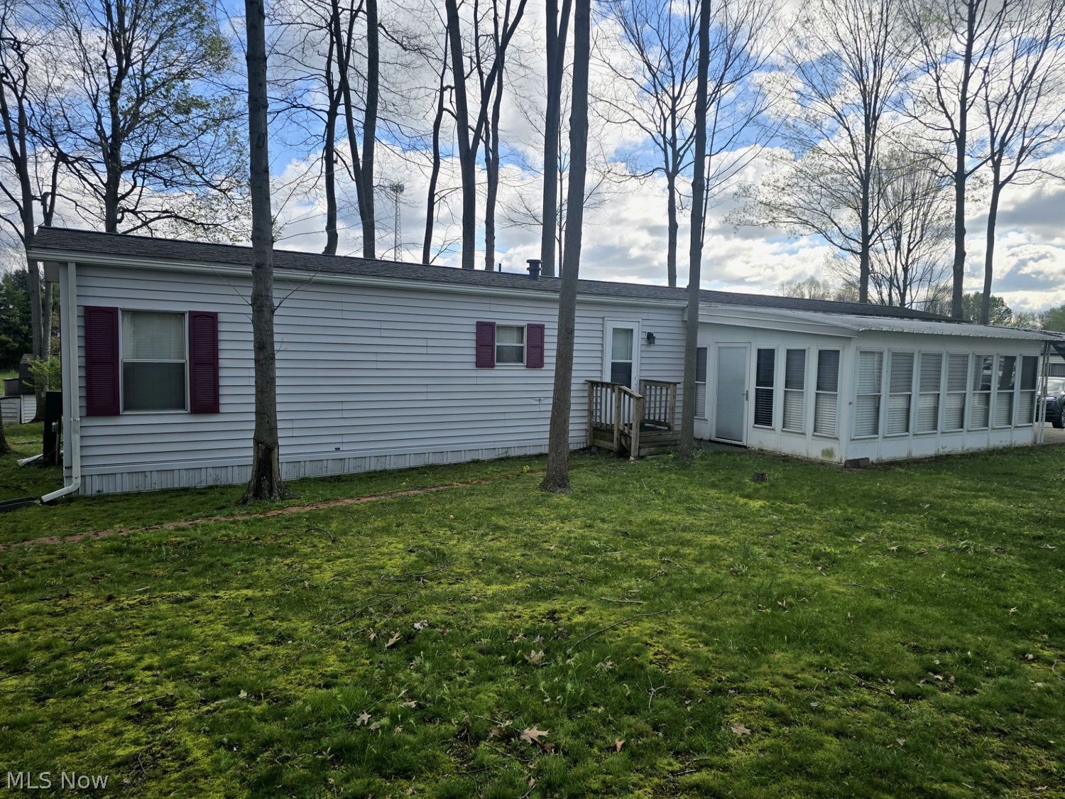 1229 Columbiana- Lisbon Road Columbiana OH 44408