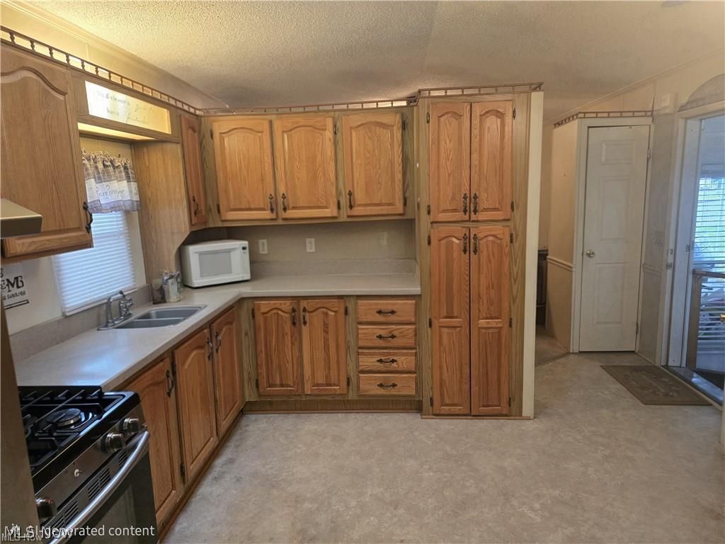 1229 Columbiana- Lisbon Road Columbiana OH 44408