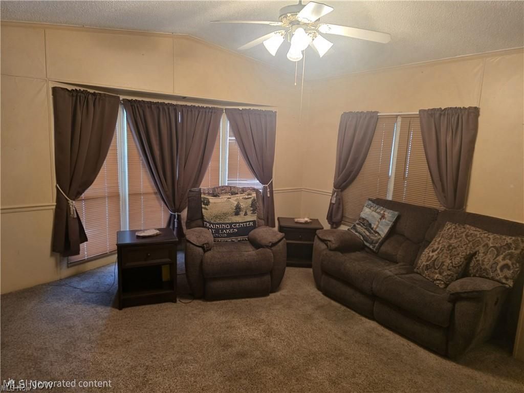 1229 Columbiana- Lisbon Road Columbiana OH 44408