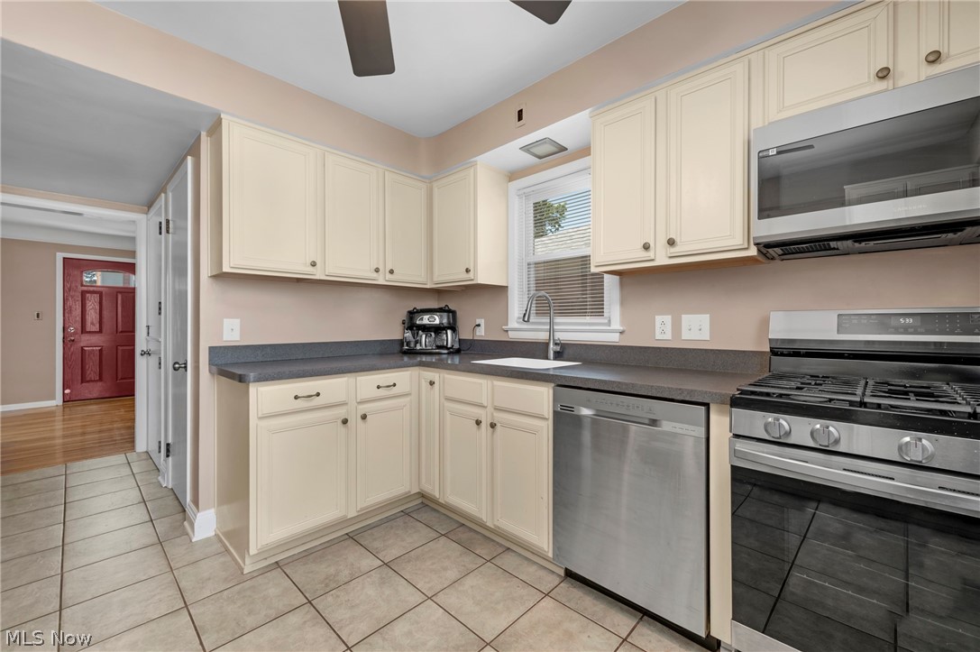 3122 Parklane Drive Parma OH 44134
