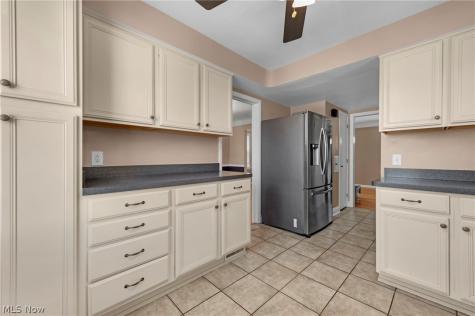 3122 Parklane Drive Parma OH 44134