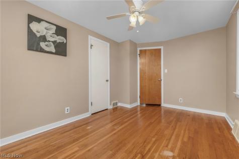 3122 Parklane Drive Parma OH 44134