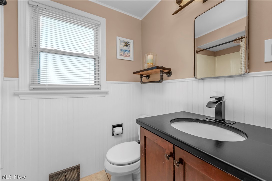 3122 Parklane Drive Parma OH 44134