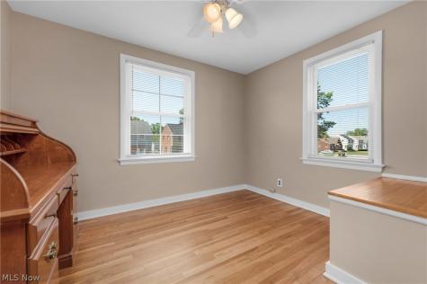 3122 Parklane Drive Parma OH 44134