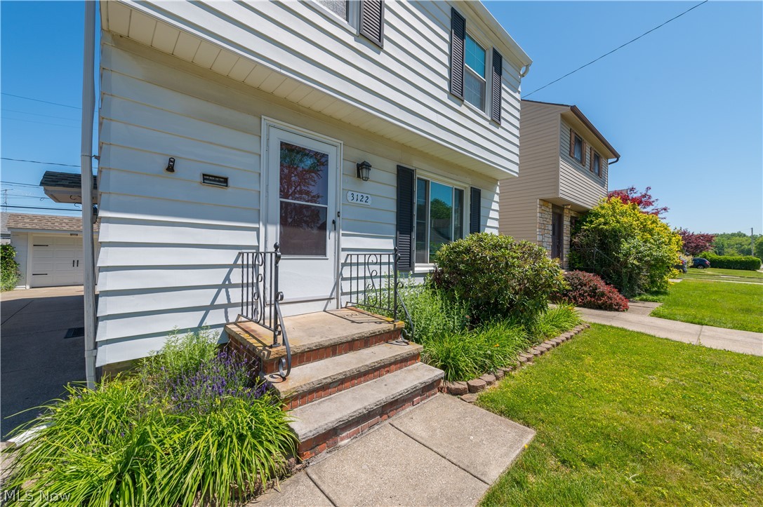 3122 Parklane Drive Parma OH 44134