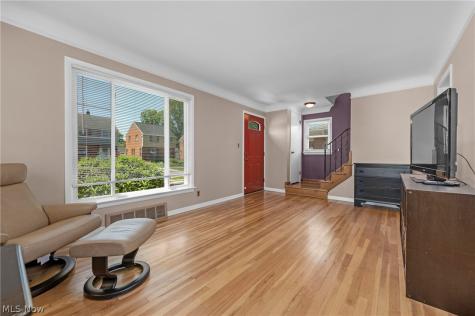 3122 Parklane Drive Parma OH 44134