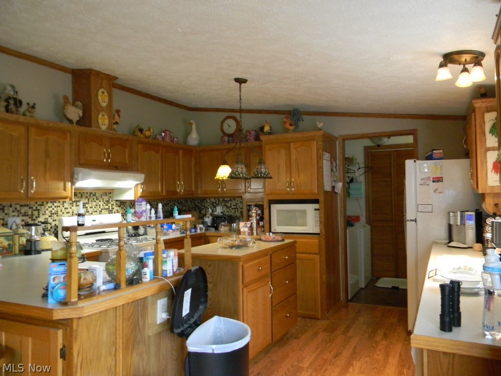 1274 N Park Drive Brookfield OH 44403