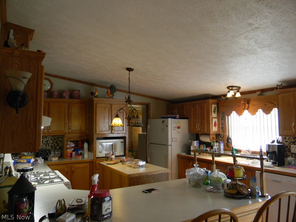 1274 N Park Drive Brookfield OH 44403