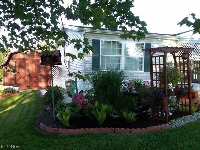 1274 N Park Drive Brookfield OH 44403