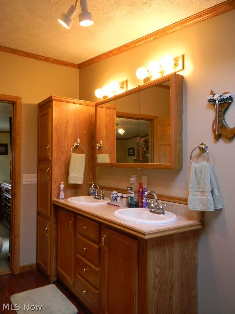1274 N Park Drive Brookfield OH 44403