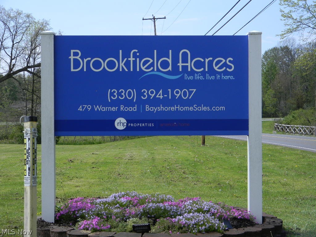 1274 N Park Drive Brookfield OH 44403