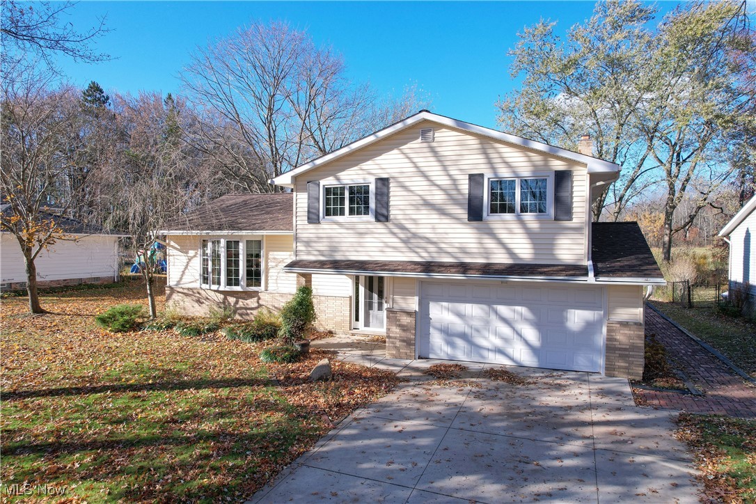 Solon OH, 6454 Woodbury Drive