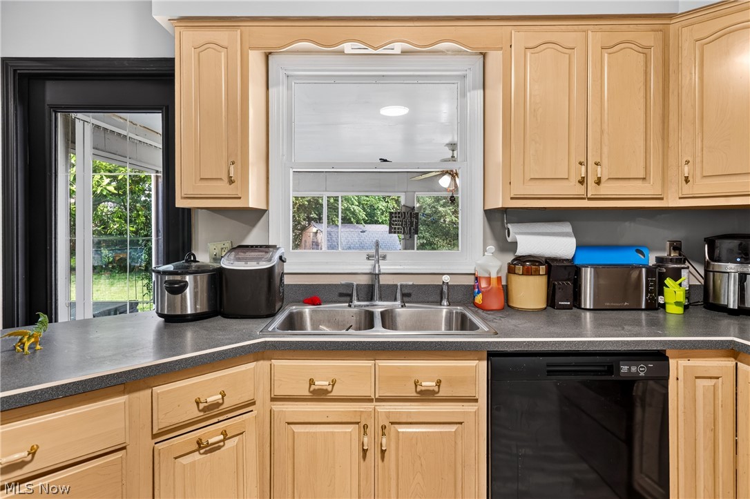 2801 Reeves Road NE Warren OH 44483