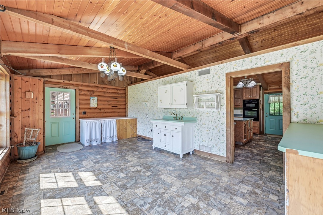 8451 W South Range Road Salem OH 44460