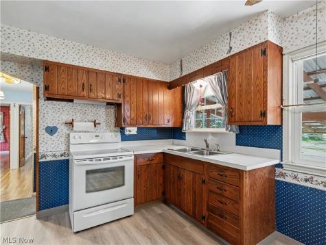 13459 Portage Street Doylestown OH 44230