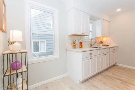 3528 Meadowbrook Boulevard Cleveland Heights OH 44118