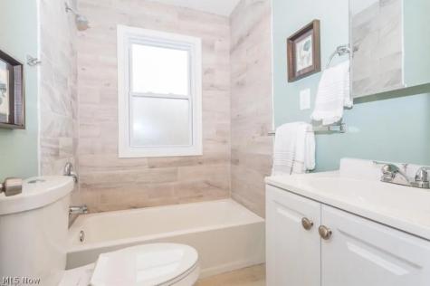 3528 Meadowbrook Boulevard Cleveland Heights OH 44118